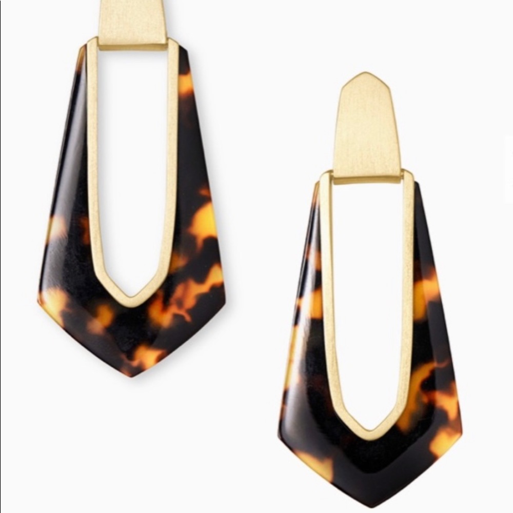 ISO Kendra Scott earrings